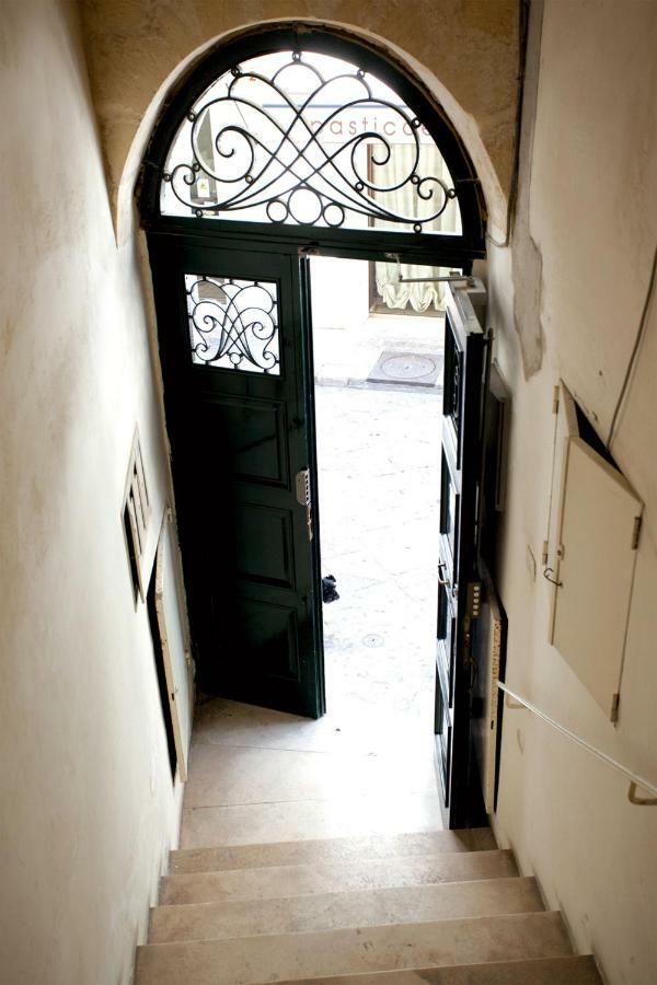 Balivo'S House B&B เลชเช ภายนอก รูปภาพ